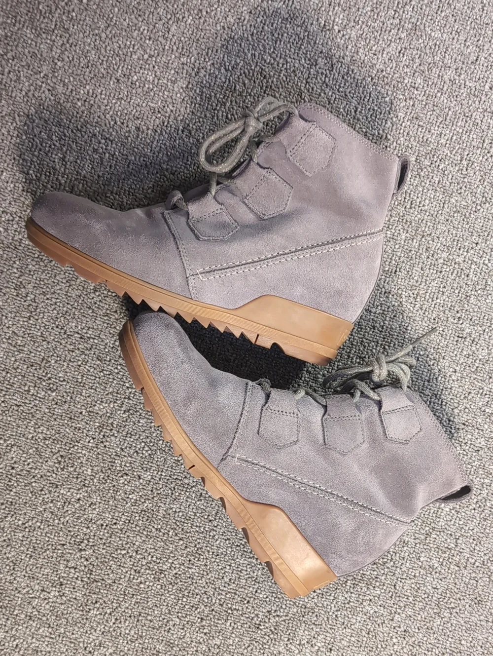 Sorel Evie Lace Wedge Ankle Booties Size 9.5 in Gray Suede